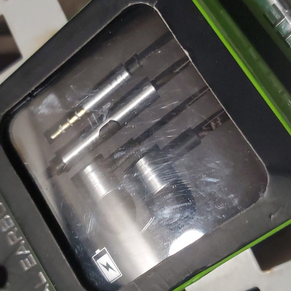 New Gadget Gear Elite Series Fabric Wrapped Metal Earbuds, Sound, Volume & Mic - Picture 4 of 4